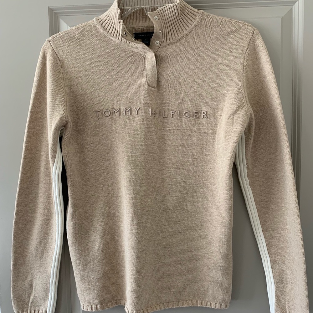 Beautiful beige Tommy Hilfiger ladies sweater